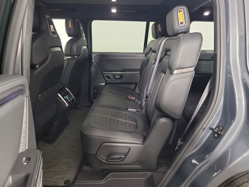 Used 2024 Rivian R1S Adventure image 21