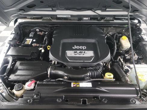 Used 2013 Jeep Wrangler Sport image 26