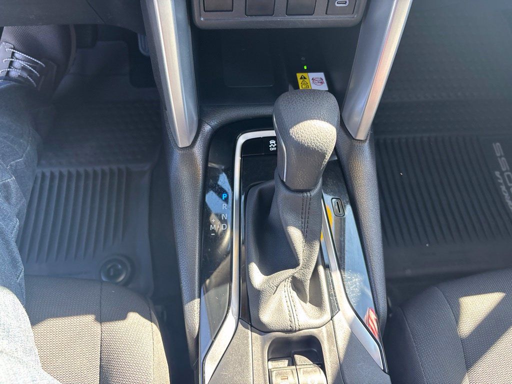 Used 2023 Toyota Corolla Cross LE w/ Moonroof Package AWD/4WD image 12