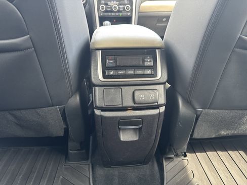 Used 2019 Subaru Ascent Limited image 17