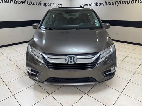 Used 2018 Honda Odyssey Elite image 2