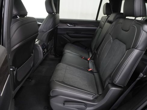 New 2026 Jeep Grand Cherokee L 4WD image 17
