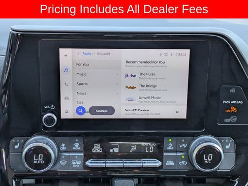 Used 2023 Toyota Highlander XLE FWD image 20