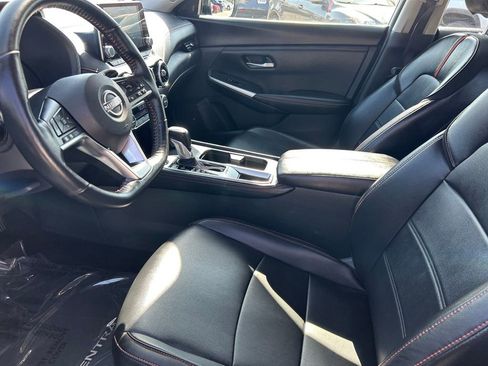 Used 2025 Nissan Sentra SR w/ SR Premium Package FWD image 11