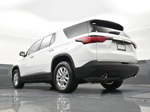 Used 2023 Chevrolet Traverse LS image 26