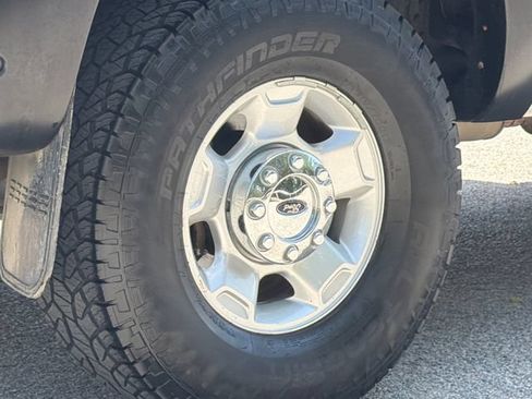 Used 2012 Ford F250 XLT w/ FX4 4X4 Off-Road Pkg image 9