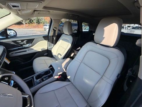 New 2026 Lincoln Corsair Reserve image 13