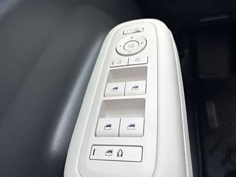 Used 2024 Hyundai Santa Fe Limited AWD/4WD image 18