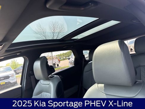 Used 2025 Kia Sportage X-Line AWD/4WD image 18