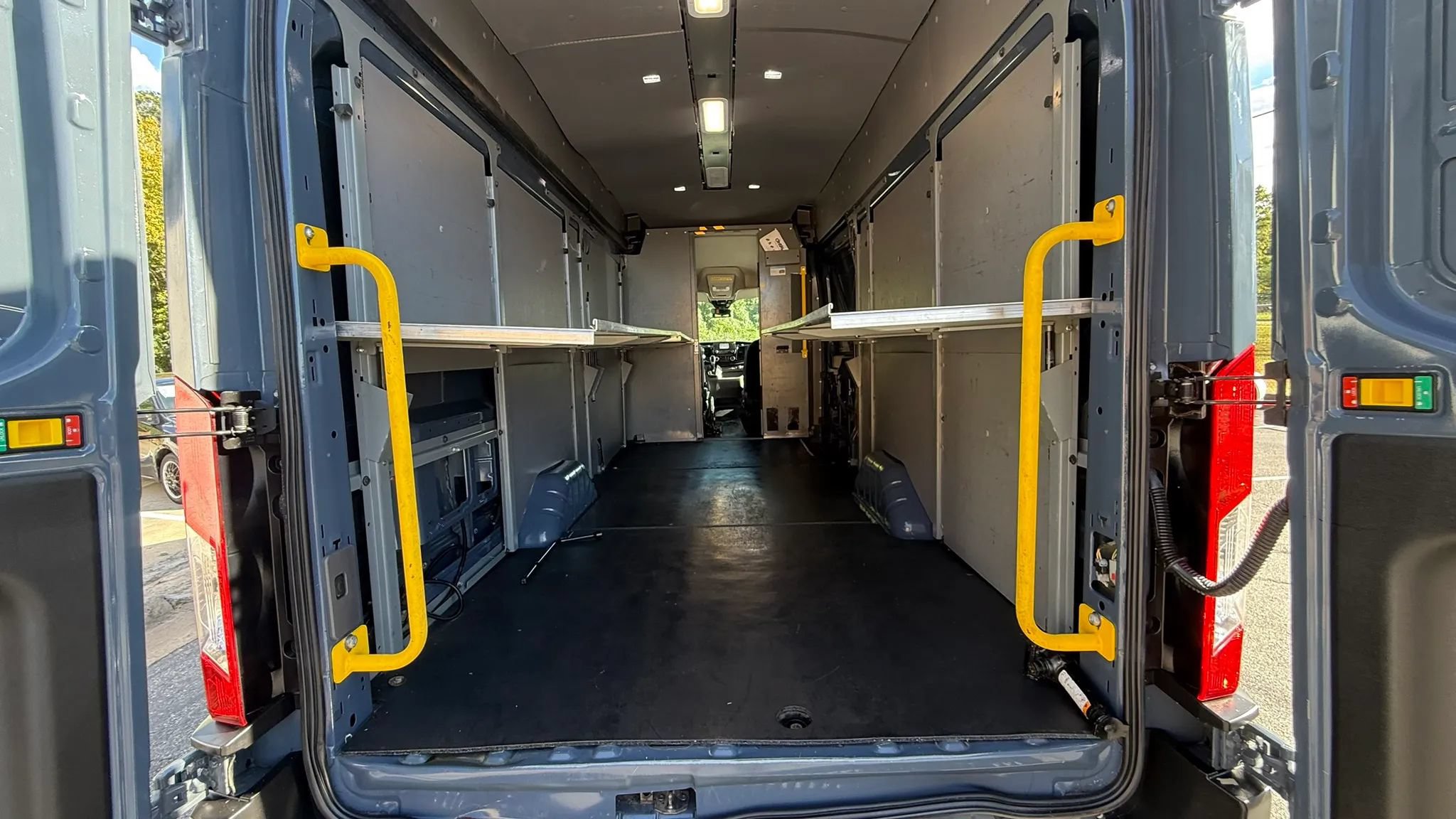 Used 2020 Ford Transit 250 148 High Roof Extended RWD image 15