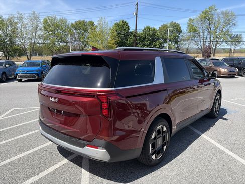 Used 2026 Kia Carnival EX FWD image 5