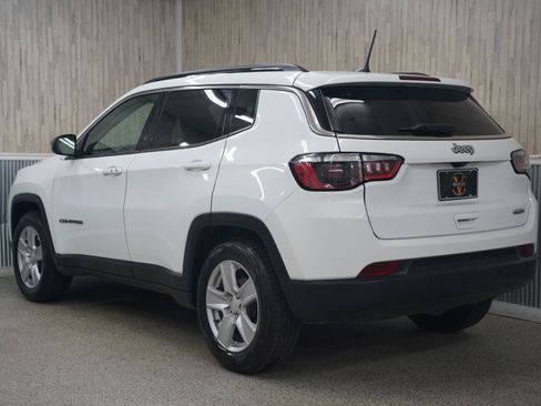 Used 2022 Jeep Compass Latitude FWD image 7