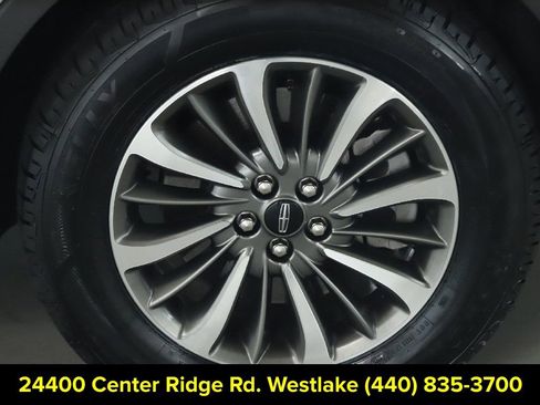 Certified 2022 Lincoln Nautilus AWD w/ Premium Package image 10