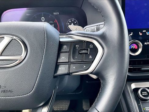 Used 2025 Lexus GX 550 w/ Accessory Package (2T) AWD/4WD image 19