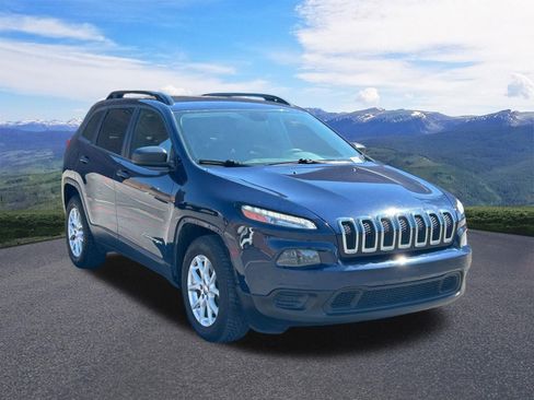 Used 2016 Jeep Cherokee Sport w/ Cold Weather Group FWD image 8
