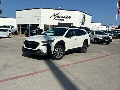 Used 2024 Subaru Outback Premium AWD/4WD image 1