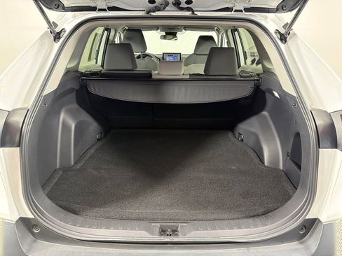 Used 2022 Toyota RAV4 XLE AWD/4WD image 18