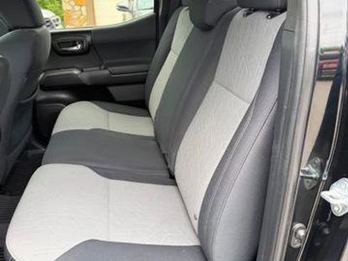 Used 2021 Toyota Tacoma TRD Sport AWD/4WD image 6