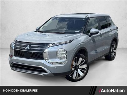 Used 2025 Mitsubishi Outlander SE