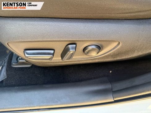 Used 2025 Toyota RAV4 XLE image 31