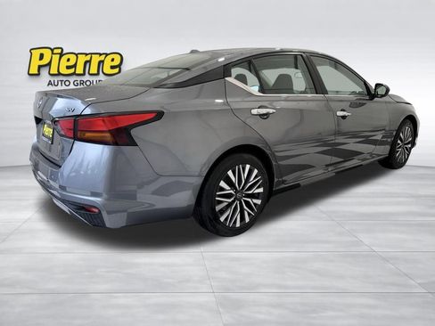 Used 2024 Nissan Altima 2.5 SV image 5