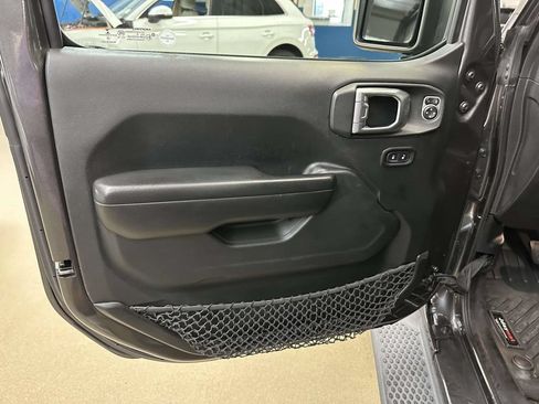 Used 2018 Jeep Wrangler Unlimited Sport S AWD/4WD image 15