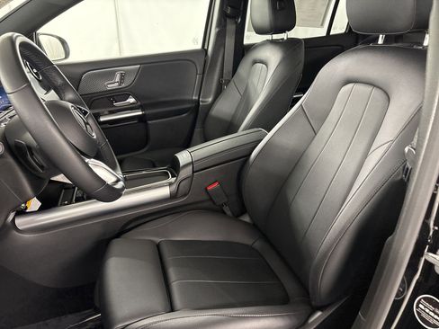 Certified 2025 Mercedes-Benz GLA 250 image 5