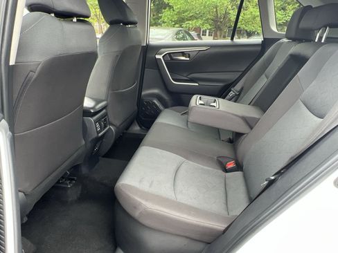 Used 2025 Toyota RAV4 XLE AWD/4WD image 23