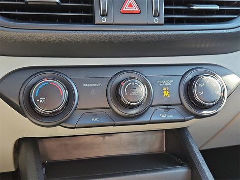 Certified 2023 Kia Forte LXS image 17