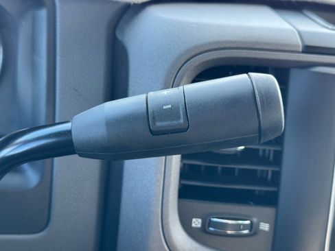 Used 2018 RAM 2500 Tradesman w/ Chrome Appearance Group image 30