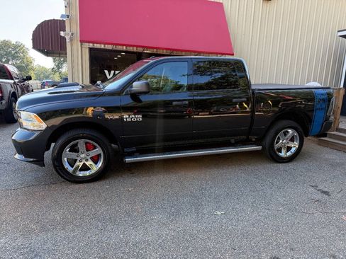 Used 2017 RAM 1500 Express AWD/4WD image 7