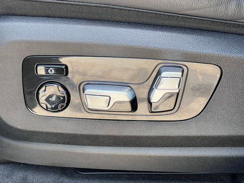 Used 2021 BMW X7 M50i AWD/4WD image 16