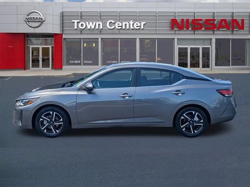 Certified 2025 Nissan Sentra SV FWD image 4