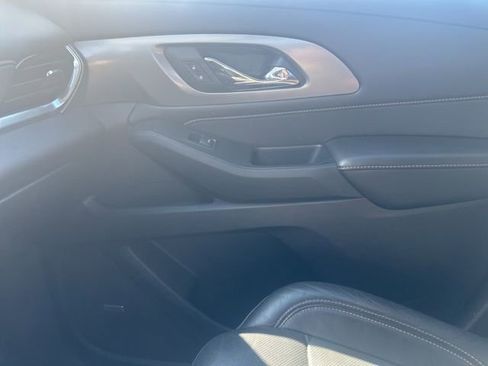 Used 2018 Chevrolet Traverse Premier image 21