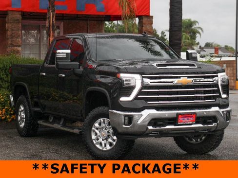 Used 2024 Chevrolet Silverado 2500 LTZ w/ LTZ Convenience Package image 2