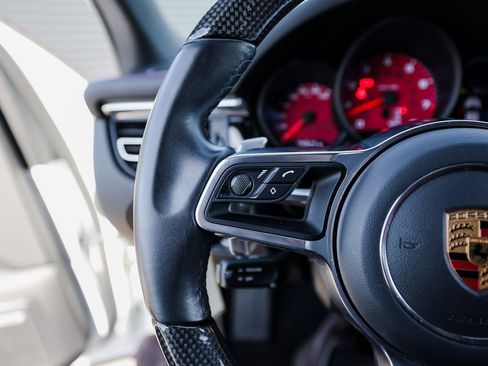 Certified 2020 Porsche Macan S image 17