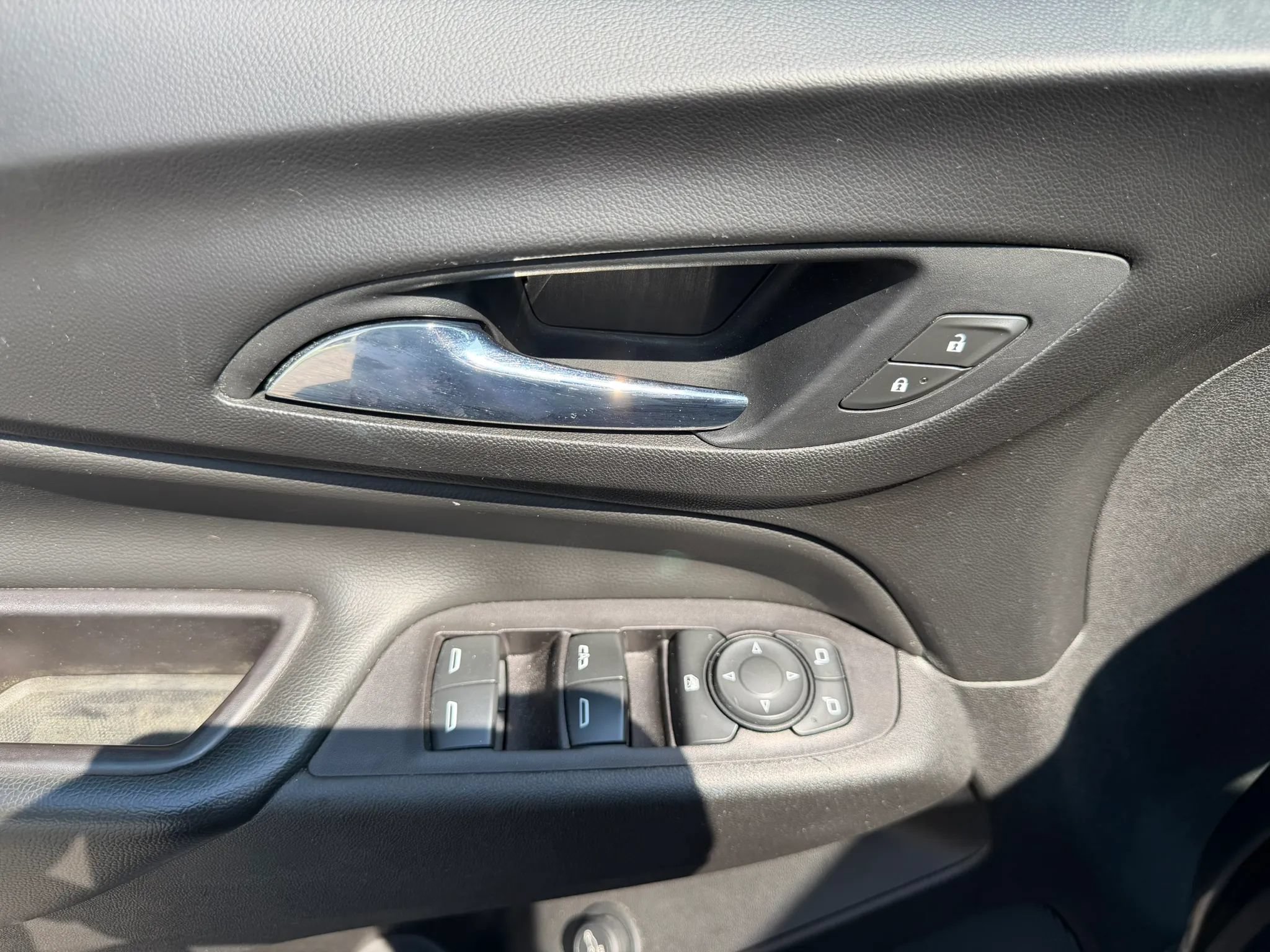 Used 2021 Chevrolet Equinox LT AWD/4WD image 17