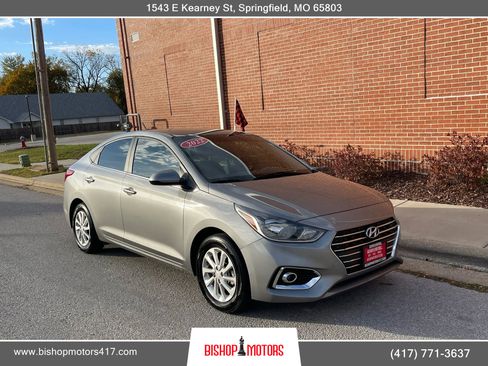 Used 2022 Hyundai Accent SEL image 6