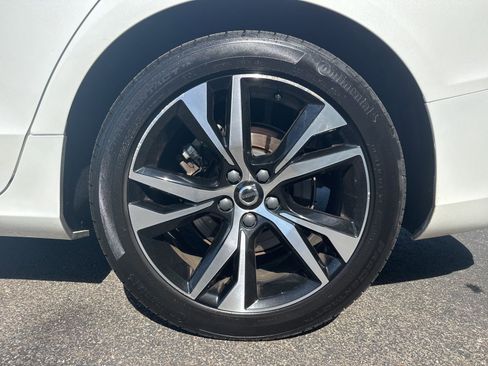 Used 2024 Volvo S60 B5 Plus image 12