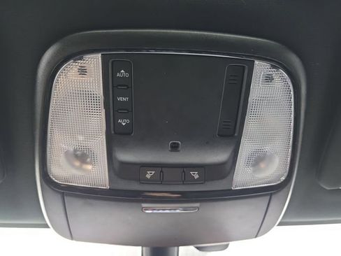 Used 2022 Dodge Durango SXT w/ Blacktop Package AWD/4WD image 38