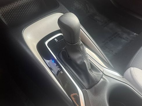 Used 2025 Toyota Corolla LE image 25