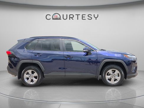 Certified 2025 Toyota RAV4 XLE w/ Convenience Package FWD image 6