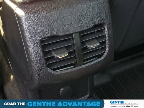 Used 2020 Ford Fusion SE image 27