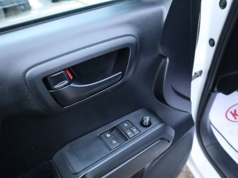 Used 2019 Toyota Tacoma SR image 11