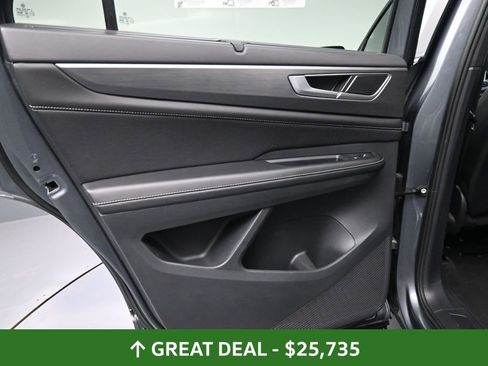 Used 2024 Volkswagen Atlas Cross Sport SE image 28