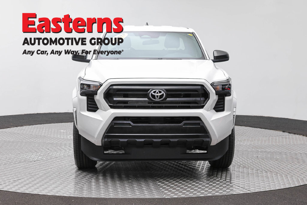 Used 2024 Toyota Tacoma SR RWD image 3