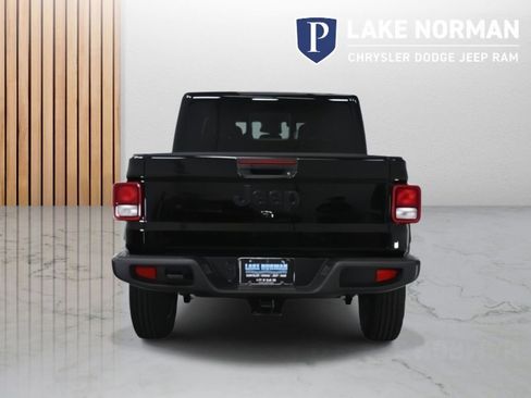 New 2025 Jeep Gladiator Sport w/ Premium Package image 8