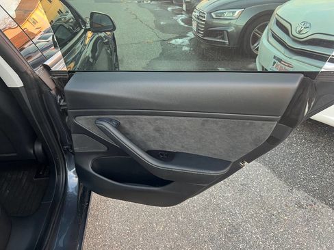 Used 2021 Tesla Model 3 Long Range image 16