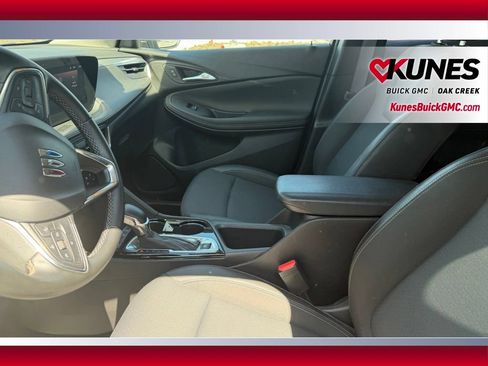 Used 2025 Buick Encore GX Preferred FWD image 9