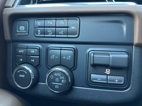 New 2026 Chevrolet Suburban High Country w/ Sun And Tow Package image 34